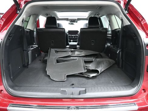 Used 2023 Toyota Highlander Platinum image 24