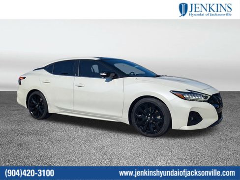 Used 2023 Nissan Maxima SR w/ Sport Mat Group image 1