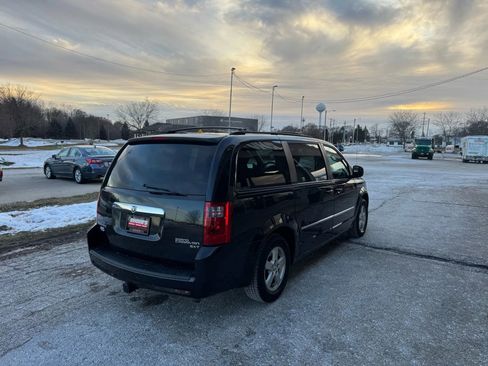 Used 2010 Dodge Grand Caravan SXT w/ Family Value Group image 5