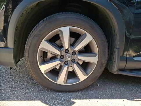 Used 2023 Honda Pilot Elite image 3