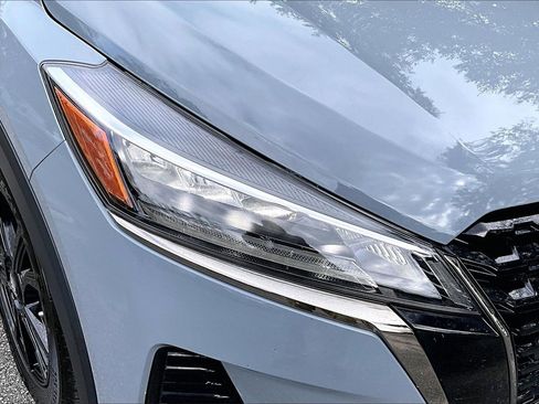 Used 2023 Nissan Kicks SR image 29