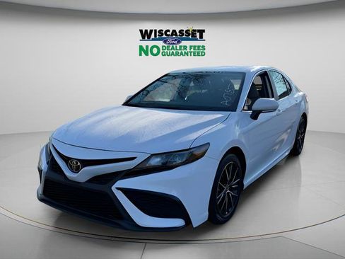 Used 2024 Toyota Camry SE w/ Convenience Package FWD image 17