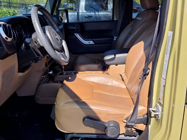 Used 2013 Jeep Wrangler Unlimited Sahara w/ Connectivity Group AWD/4WD image 6