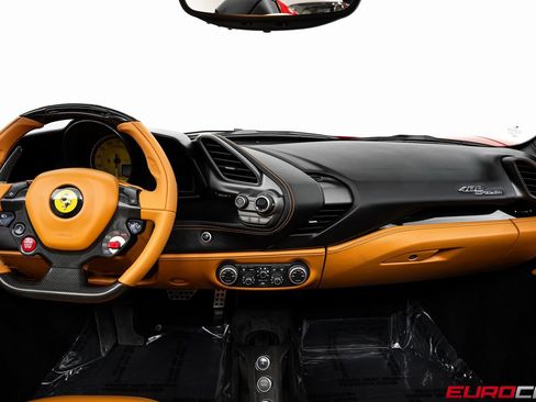 Used 2017 Ferrari 488 Spider *CARBON INTERIOR * IMMACULATE image 28