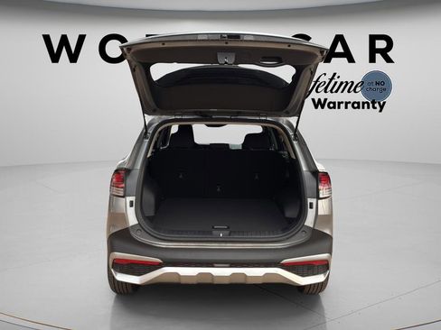 New 2025 Kia Sportage LX image 18