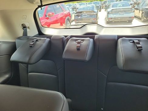 Certified 2024 Nissan Pathfinder SL FWD image 12