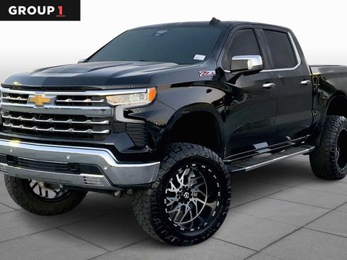 Used 2022 Chevrolet Silverado 1500 LTZ AWD/4WD image 1