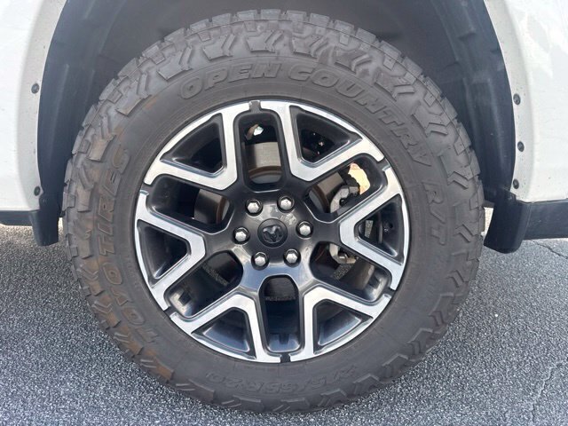 Used 2025 RAM 1500 Laramie w/ Sport Appearance Package AWD/4WD image 10