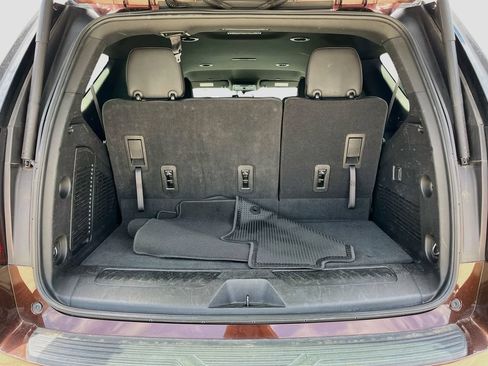 Used 2023 GMC Yukon SLT RWD image 32