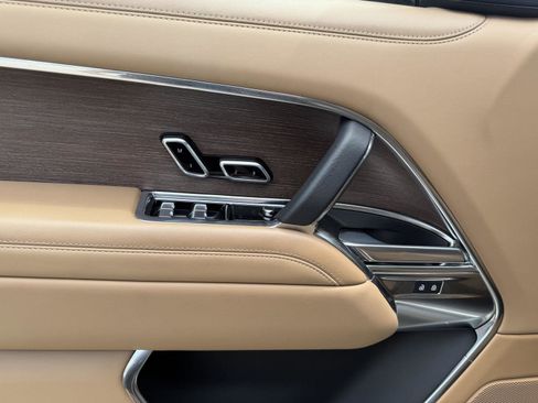 Used 2023 Land Rover Range Rover SE AWD/4WD image 6