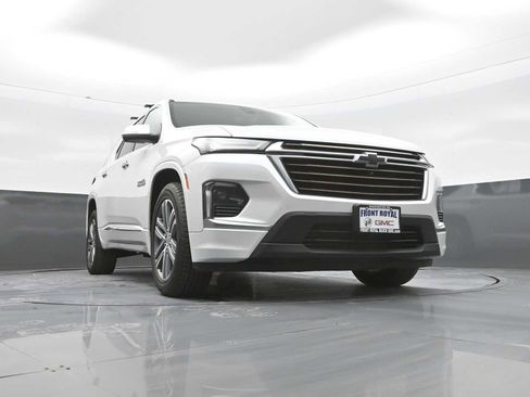 Used 2023 Chevrolet Traverse High Country AWD/4WD image 43