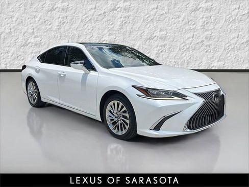 Used 2020 Lexus ES 350 Ultra Luxury w/ Accessory Package 2 FWD image 1