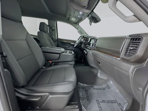 Used 2024 GMC Sierra 1500 SLE image 30