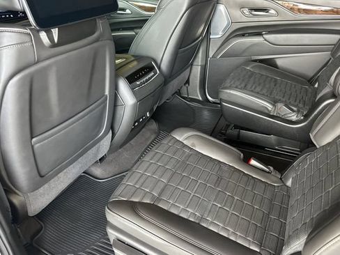 Used 2024 Cadillac Escalade Sport Platinum w/ LPO, ONYX Package AWD/4WD image 11