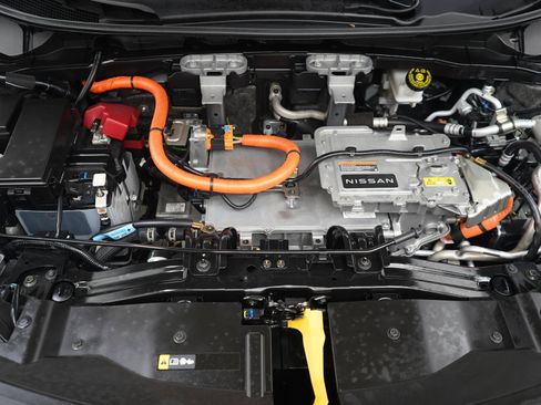 Used 2025 Nissan Ariya FWD image 30