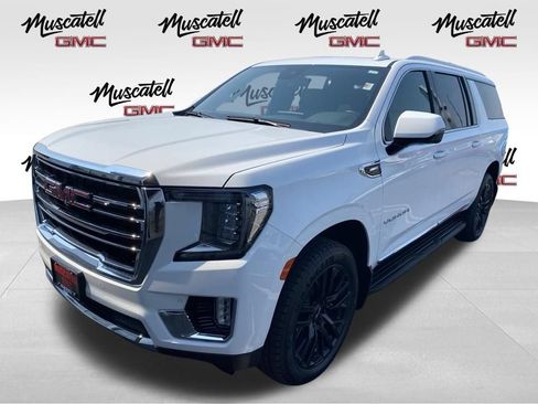 Used 2024 GMC Yukon XL SLT w/ SLT Premium Package AWD/4WD image 3