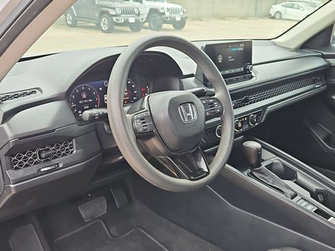 Used 2025 Honda Accord LX image 15
