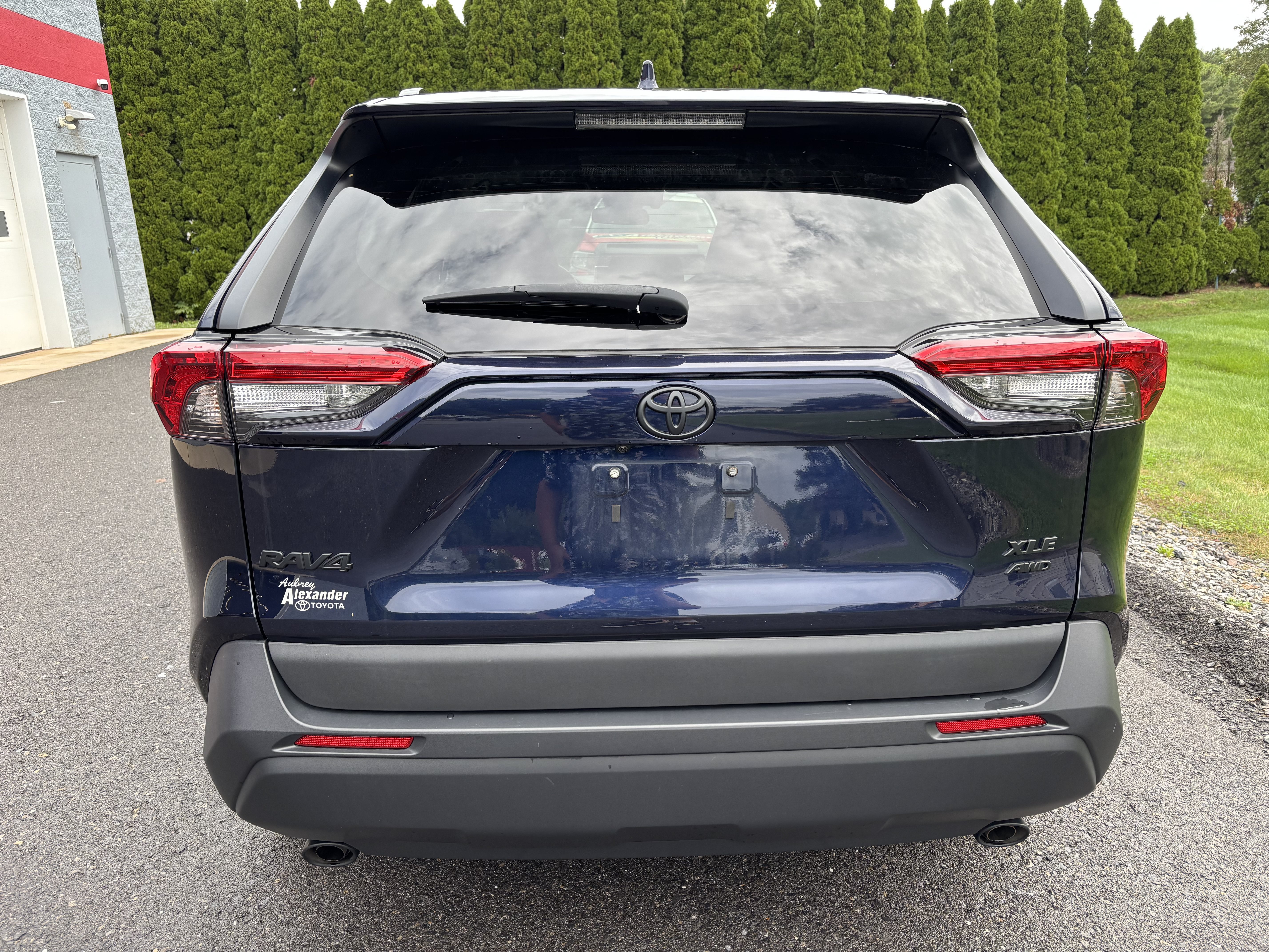 Certified 2024 Toyota RAV4 XLE w/ Convenience Package AWD/4WD image 4