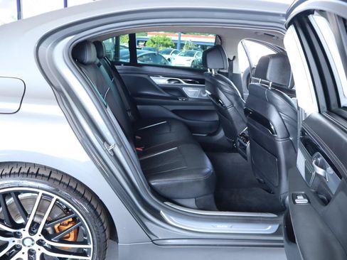 Used 2018 BMW 750i RWD image 34