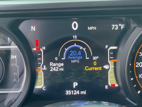 Used 2024 Jeep Wrangler Unlimited Sahara w/ Technology Group AWD/4WD image 30