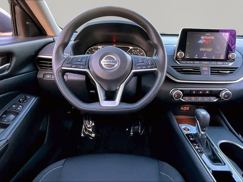 Used 2022 Nissan Altima 2.5 SV image 9