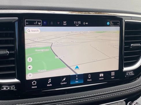 New 2026 Chrysler Pacifica Limited FWD image 3