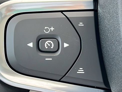New 2026 Volvo XC40 B5 Ultra AWD/4WD image 21