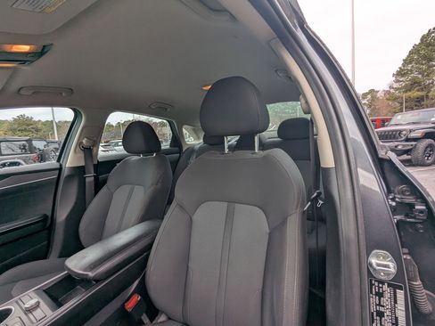 Used 2021 Kia K5 LXS image 10