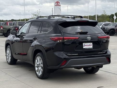 Used 2023 Toyota Highlander Limited AWD/4WD image 4