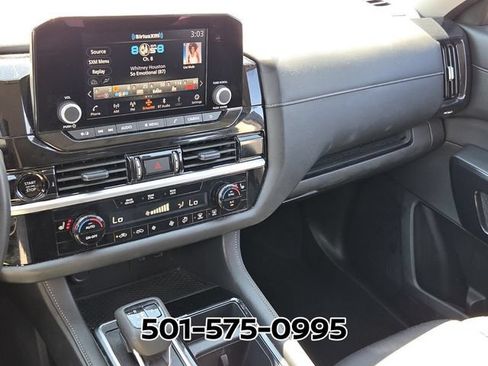 Used 2025 Nissan Pathfinder SV FWD image 26