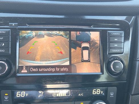 Used 2019 Nissan Rogue SV w/ Premium Package image 31