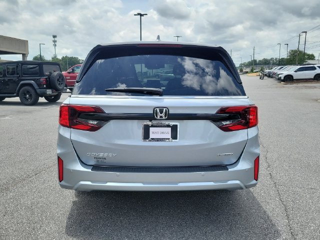 New 2026 Honda Odyssey Touring image 5