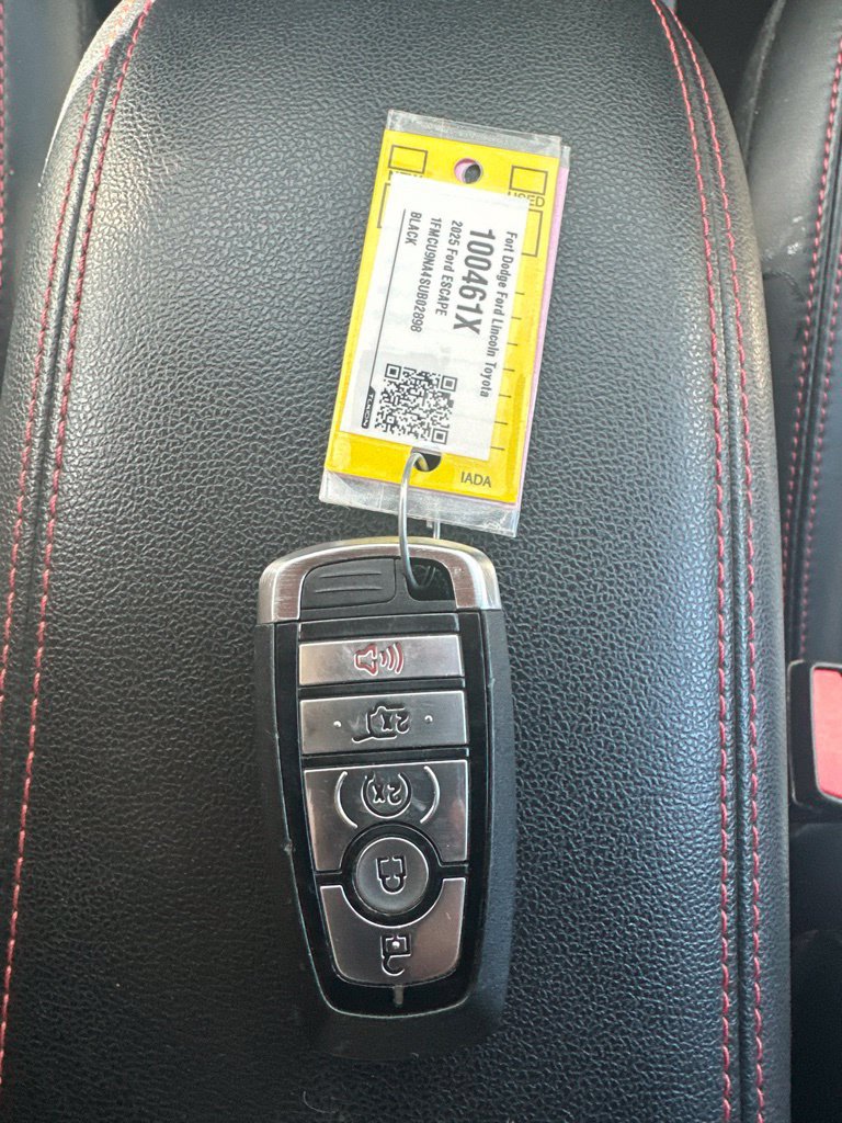 Certified 2025 Ford Escape ST-Line Select AWD/4WD image 53