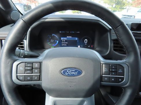 Used 2024 Ford F150 Lightning Lariat image 20