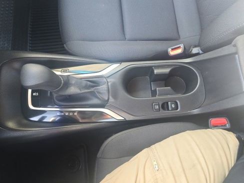 Used 2025 Toyota Corolla LE image 22