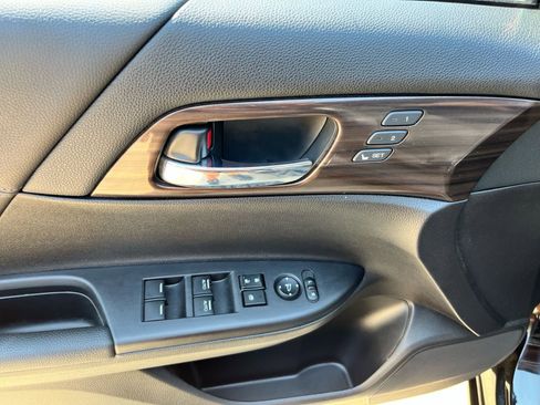 Used 2016 Honda Accord EX-L image 11