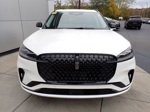 New 2026 Lincoln Aviator Reserve w/ Jet Appearance Package image 9