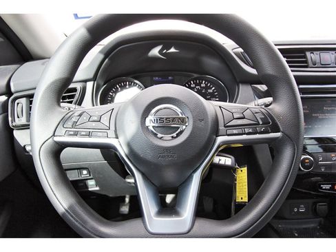 Used 2020 Nissan Rogue S image 9