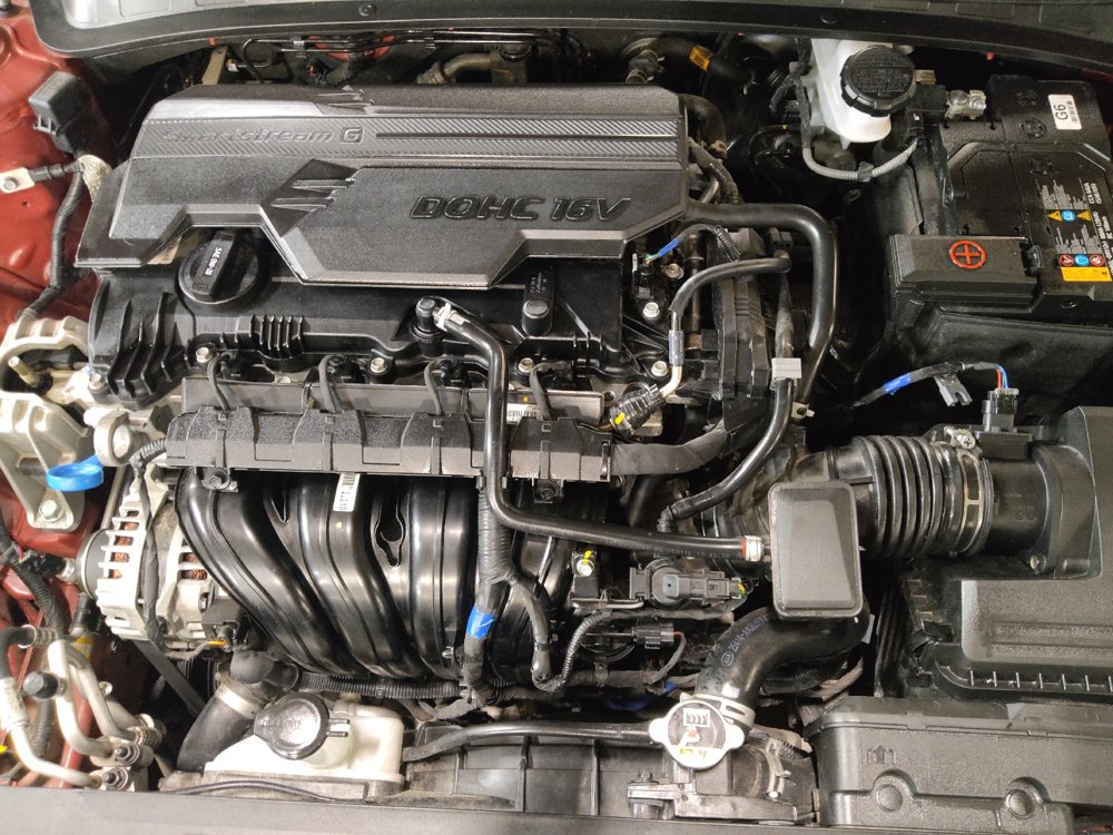 Used 2025 Hyundai Elantra SEL FWD image 30