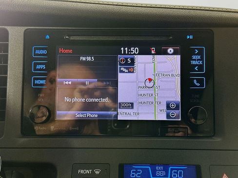 Used 2017 Toyota Sienna XLE w/ XLE Navigation Package FWD image 18