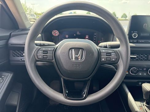 Used 2025 Honda Accord SE image 19