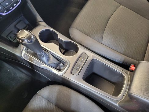 Used 2019 Chevrolet Cruze LT w/ Convenience Package FWD image 26