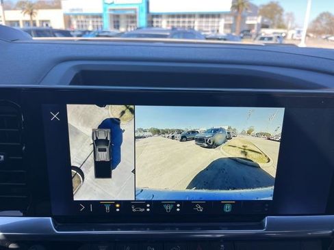 Used 2024 Chevrolet Silverado 2500 High Country w/ Technology Package image 28