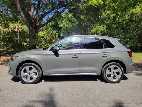 Used 2023 Audi Q5 2.0T Premium Plus w/ Premium Plus Package AWD/4WD image 6