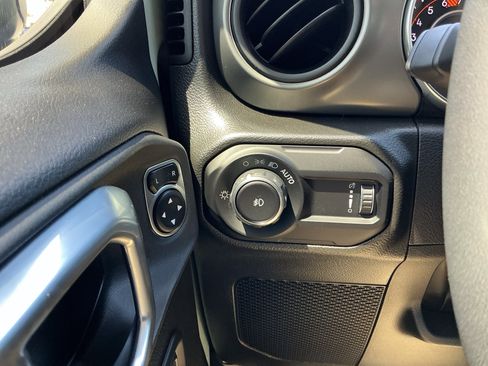 Used 2023 Jeep Wrangler Sport AWD/4WD image 25