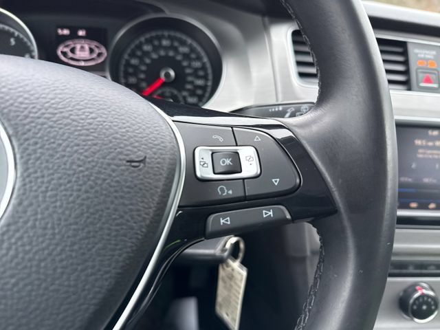 Used 2017 Volkswagen Golf S FWD image 31