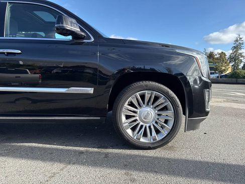 Used 2016 Cadillac Escalade ESV Platinum image 12
