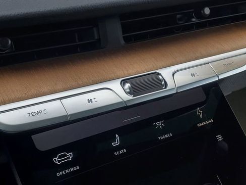 Used 2023 Lucid Air Touring image 19