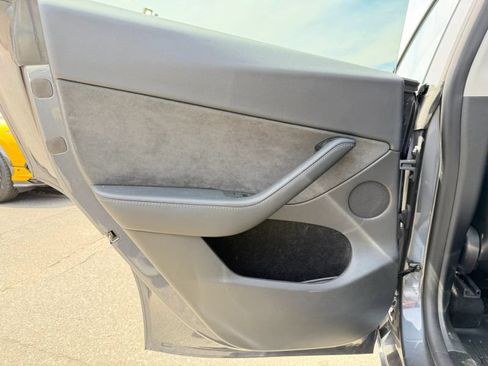 Used 2023 Tesla Model Y 2WD image 14