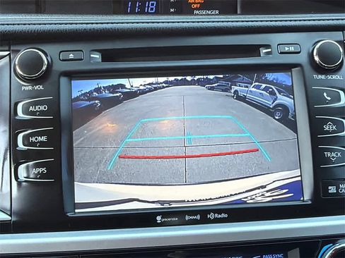 Used 2019 Toyota Highlander XLE w/ Carpet Mat Package (TMS) image 30